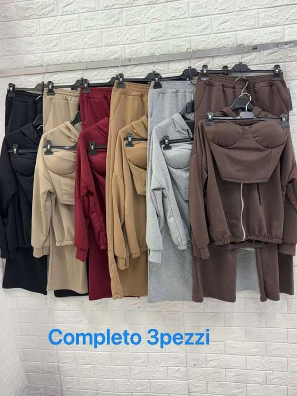 Completo tuta in tre pezzi top con coppe preformate felpa con zip e cappuccio, dotata di elastico in vita, abbinata a pantaloni a palazzo Nero Level Stores