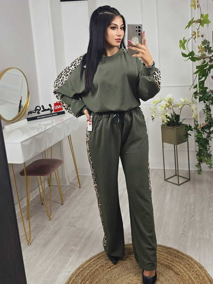 Completo&nbsp; felpa - pantalone modello palazzo con fantasia animalie - Verde militale - Level Stores