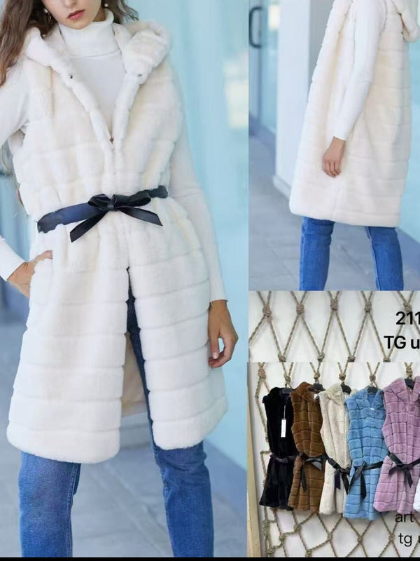 Gilet lungo in pelliccia sintetica con cappuccio inclusa la cintura Nero Level Stores