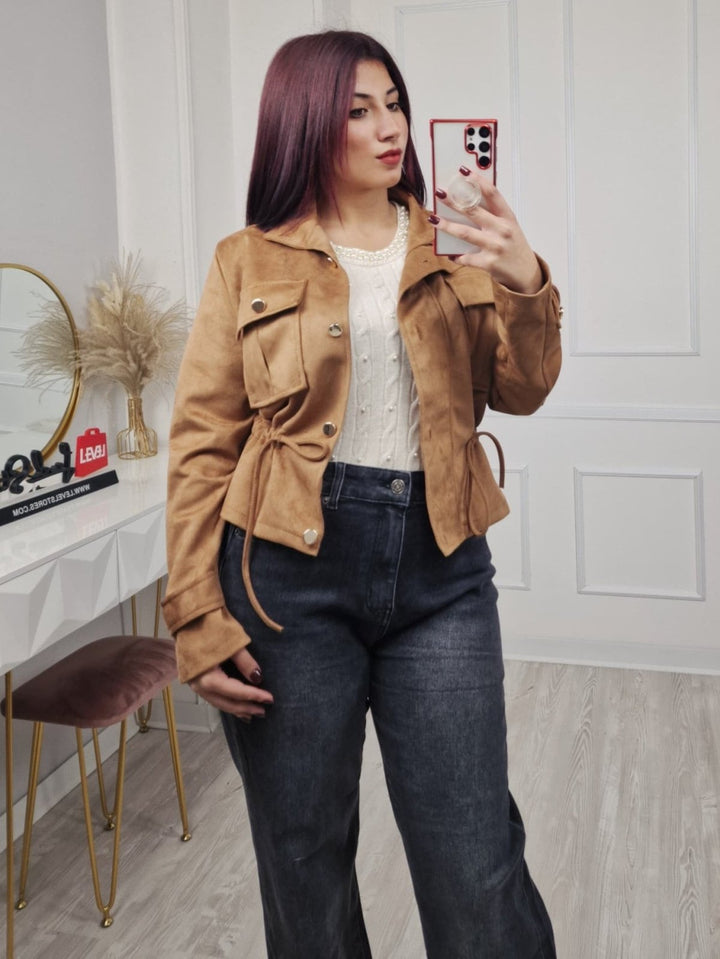 Giubbotto in dainetto a manica lunga con bottoni con tasche con lacci regolabili Camel Level Stores