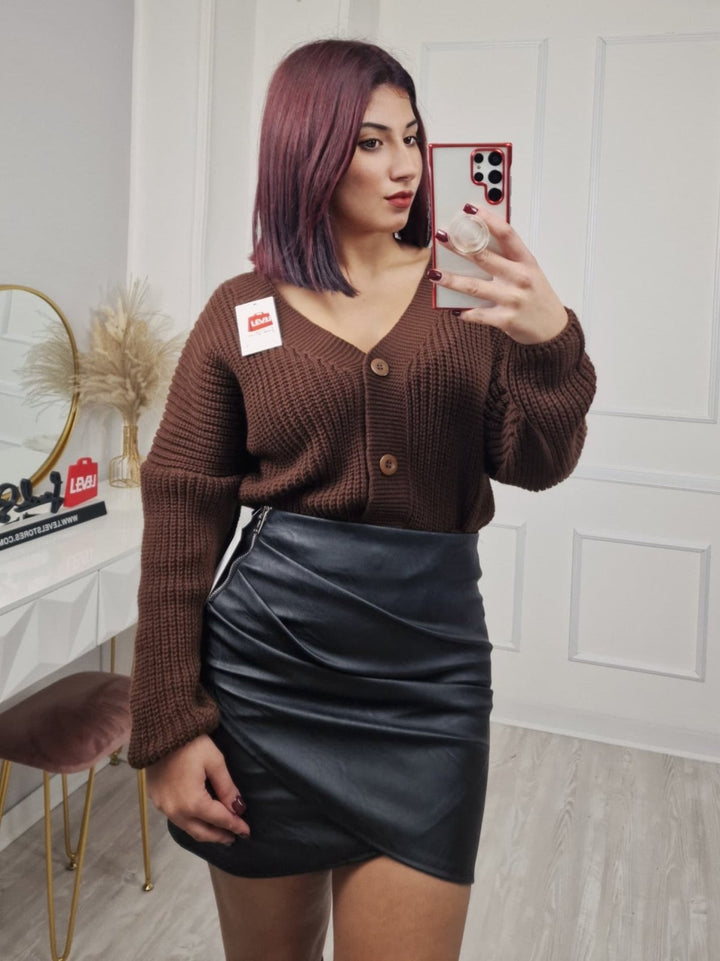 Gonna in ecopelle modello corto con drappeggio laterale chiusura a portafoglio e cerniera Nero Level Stores