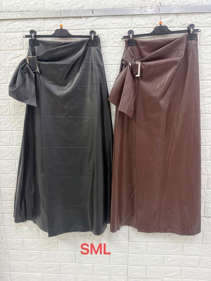 gonna in ecopelle modello lungo con zip Nero Level Stores