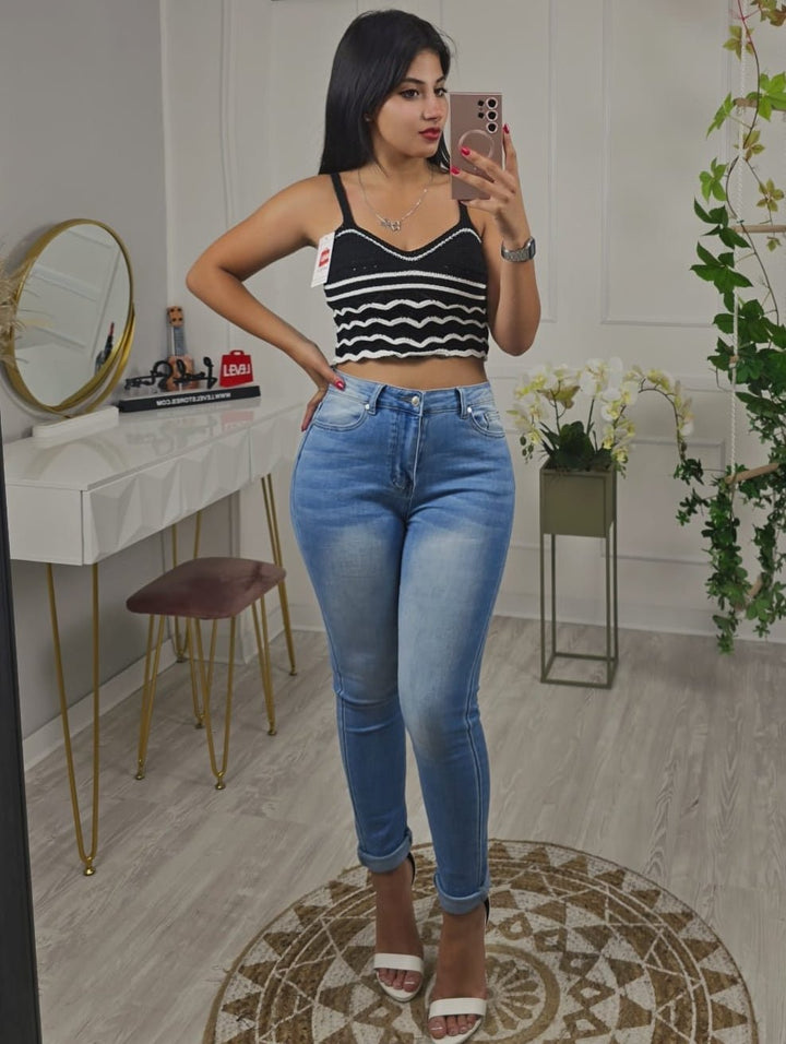 Jeans modello skinny tinta unita lavaggio chiaro Elasticizzato - Jeans chiaro - Level Stores