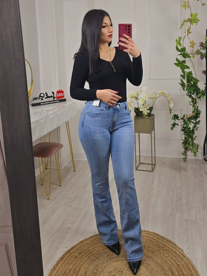 Jeans modello vita a zampa elasticizzato - Jeans chiaro - Level Stores