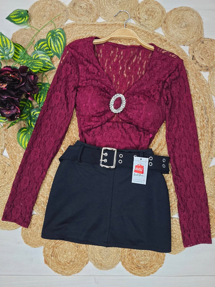 Maglia in pizzo scollo a cuore con manica lunga modello corto elasticizzato strass Bordo Level Stores