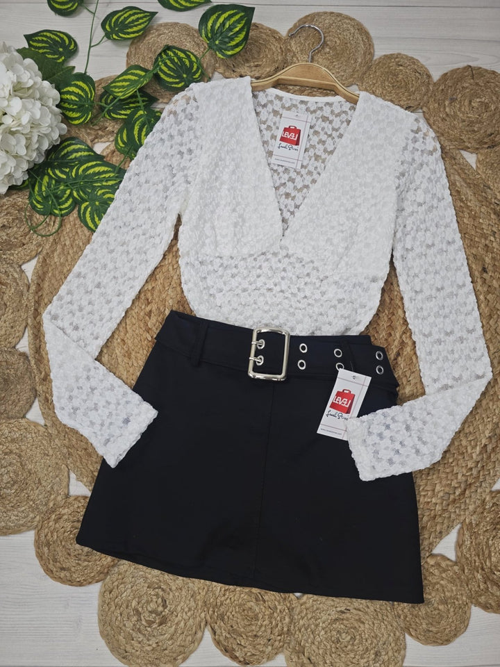 Maglia in pizzo scollo a v manica lunga aderente elasticizzato Nero Level Stores