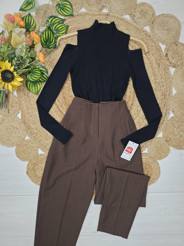 Maglione a costine con collo alto aderente elasticizzato Bordo Level Stores