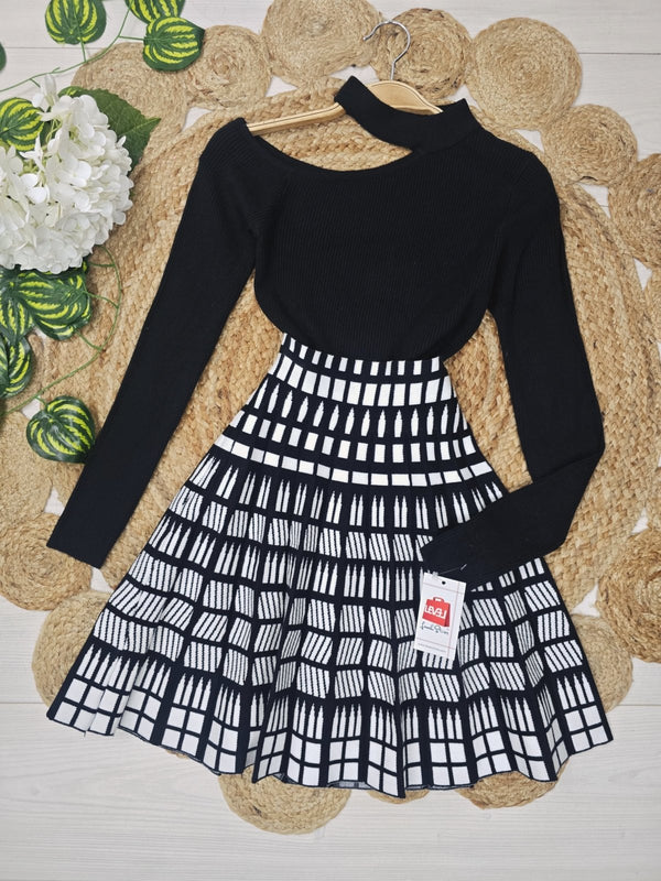 Maglione a costine con collo alto modello corto aderente elasticizzato Nero Level Stores