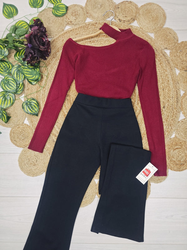 Maglione a costine con collo alto modello corto aderente elasticizzato Nero Level Stores