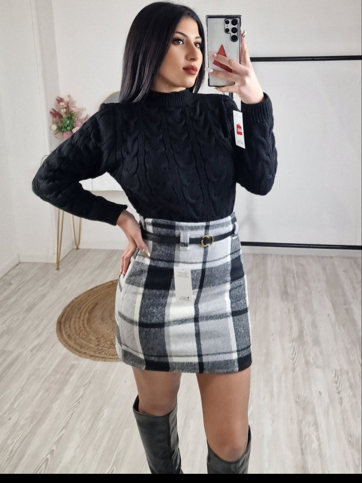 Maglione corto con motivo a intreccio pesante in morbido tessuto Bianco Level Stores