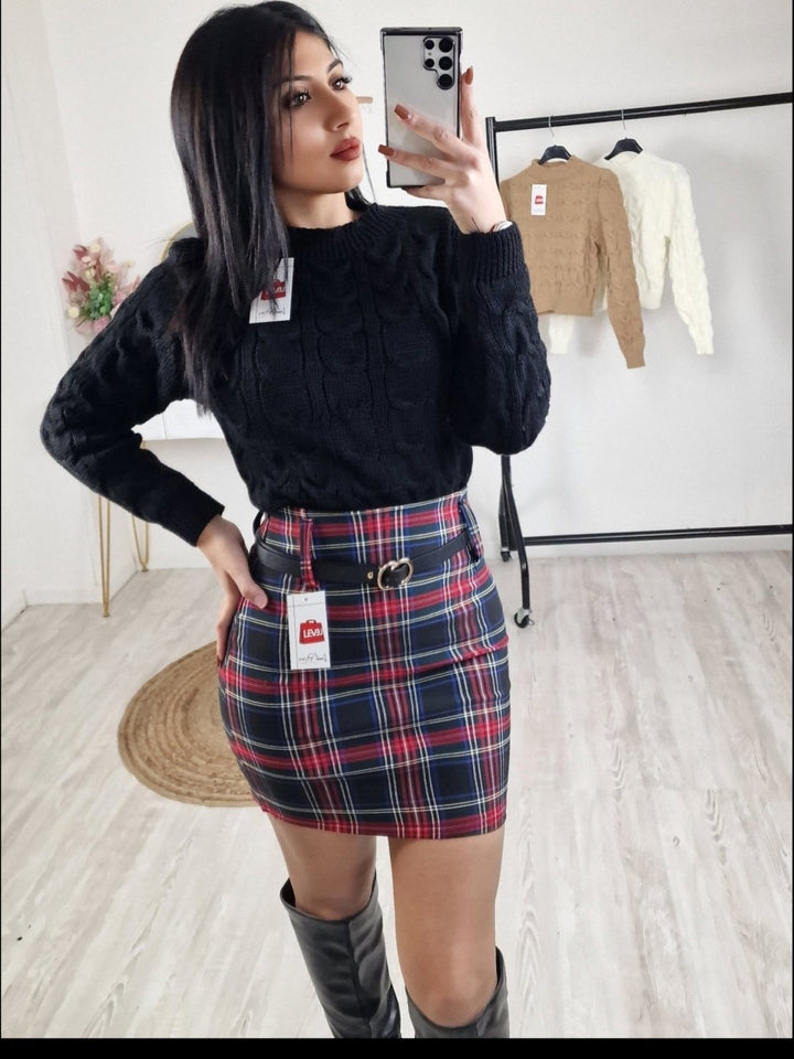 Maglione corto con motivo a intreccio pesante in morbido tessuto Nero Level Stores
