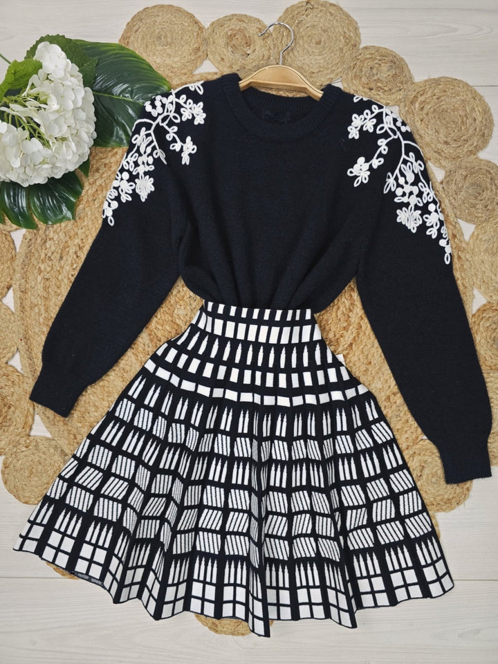 Max maglia con ricamo con fantasia floreale morbido e caldo Nero Level Stores