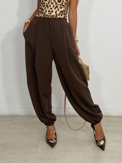 Pantalone a vita alta con pinces e tasche con elastico morbido Marrone Level Stores