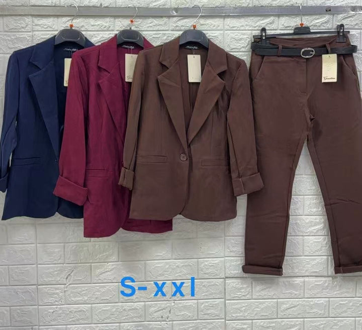 Pantalone con tasche modello skinny con cintura inclusa elasticizzato Marrone Level Stores