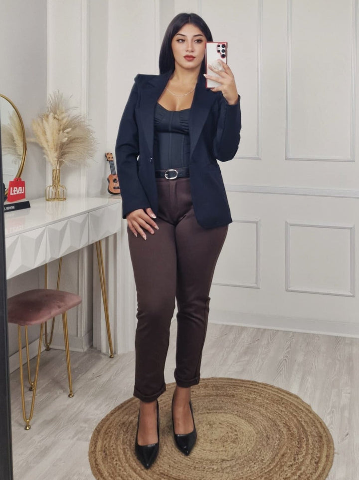 Pantalone con tasche modello skinny con cintura inclusa elasticizzato Nero Level Stores