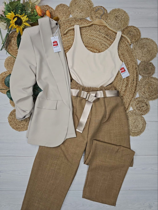 Pantalone leggero con tasche elastico in vita inclusa la cintura - Camel - Level Stores