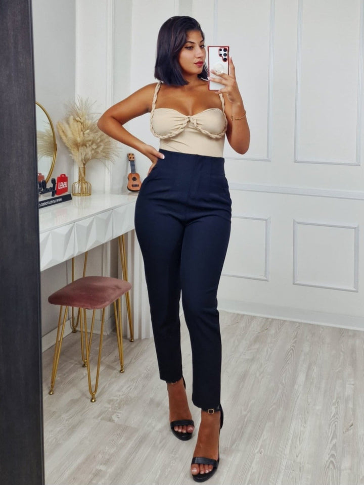 Pantalone modello classico a vita alta con pinces con tasche Beige Level Stores