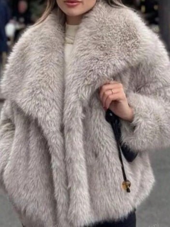 Pelliccia Caldo Morbido manica lunga con tasche Beige Level Stores