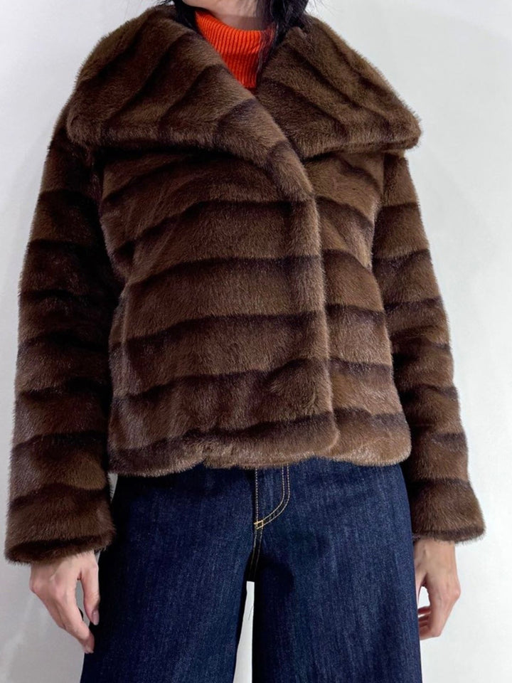 Pelliccia con bottone morbido e caldo Marrone Level Stores