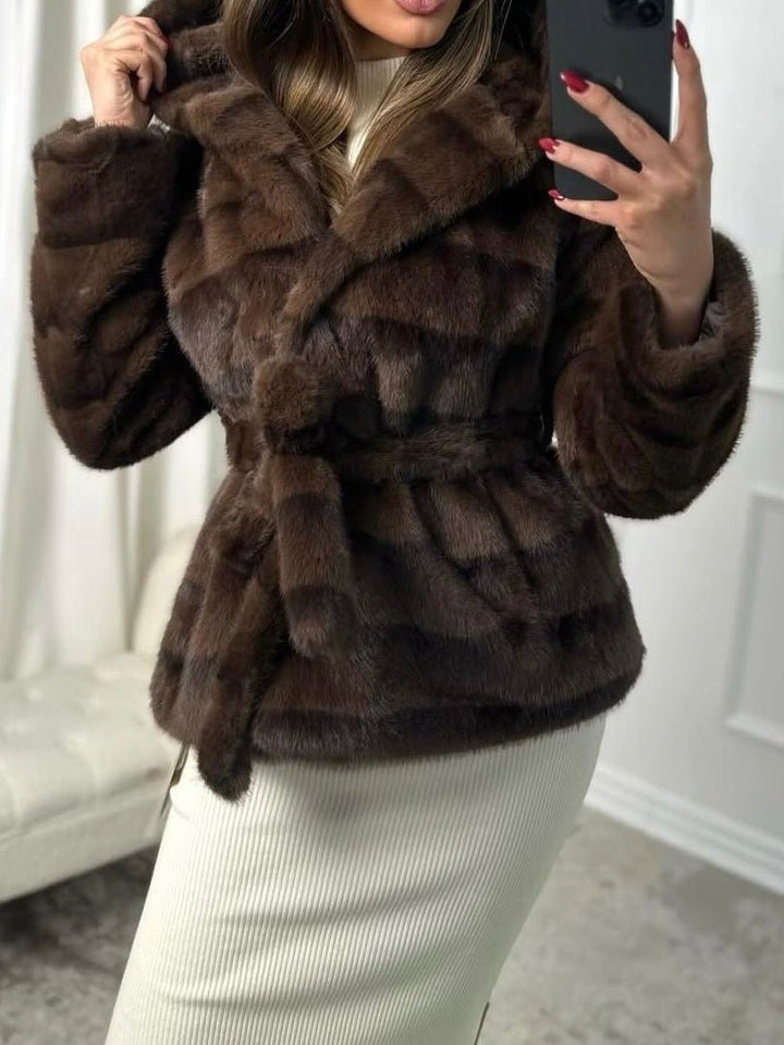 Pelliccia con cappuccio inclusa la cintura morbido e caldo Marrone Level Stores