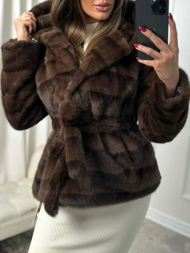 Pelliccia con cappuccio inclusa la cintura morbido e caldo Beige Level Stores