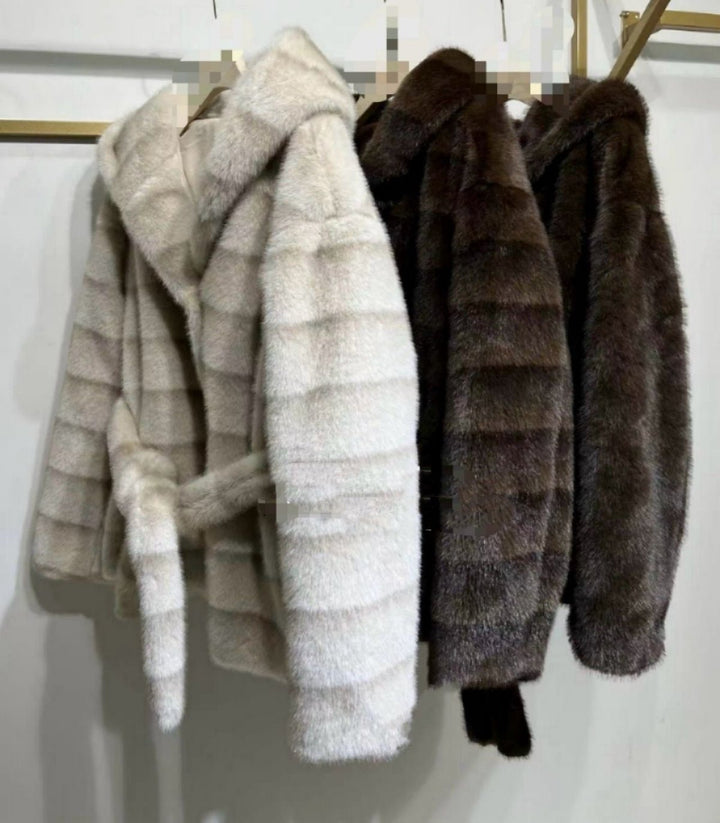 Pelliccia con cappuccio inclusa la cintura morbido e caldo Beige Level Stores