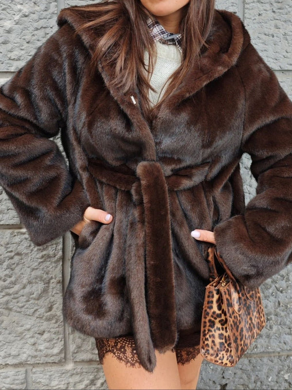 Pelliccia con cappuccio morbido e caldo, chiusura a bottoni, maniche lunghe e cintura inclusa Marrone Level Stores