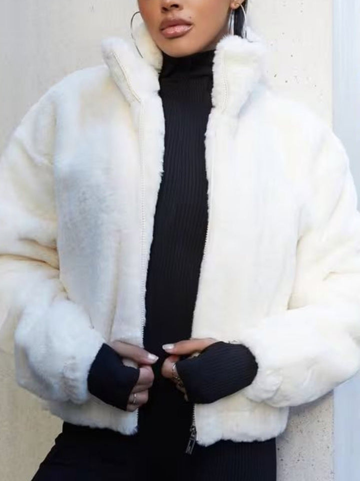 Pelliccia con zip dal tessuto soffice e caldo Nero Level Stores