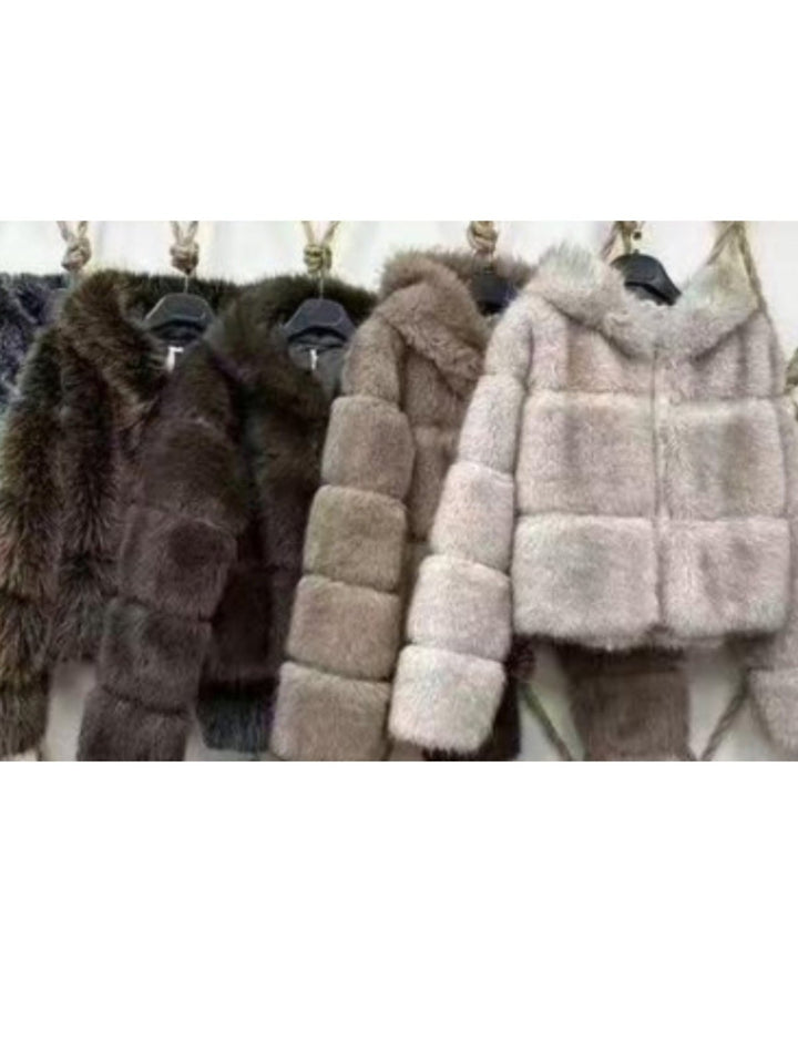 Pelliccia con zip morbido e caldo Beige Level Stores