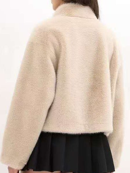 Pelliccia corta con tasche con zip morbido e caldo Nero Level Stores
