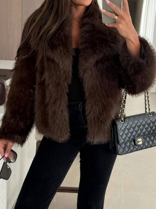 Pelliccia dal tessuto morbido e caldo Nero Level Stores