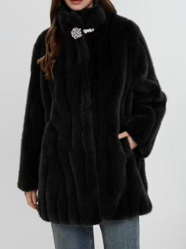 Pelliccia di lunghezza media chiusura a bottoni strass tasche morbido e caldo Nero Level Stores