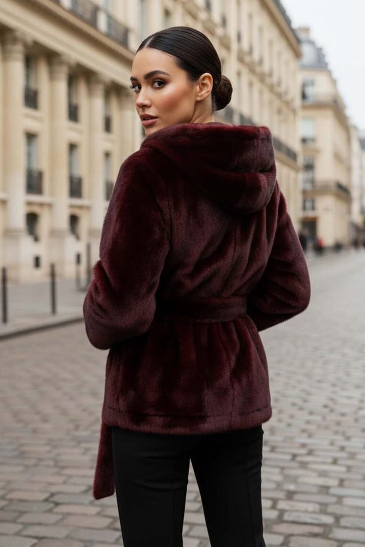 Pelliccia di media lunghezza con cappuccio bottoni a maniche lunghe inclusa la cintura Nero Level Stores