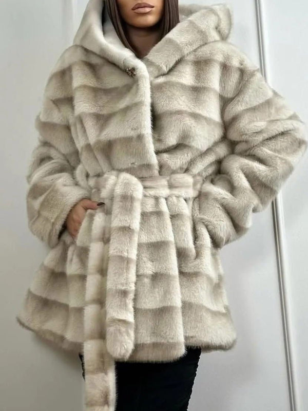Pelliccia di media lunghezza dotata di cappuccio con tasche inclusa la cintura morbido e caldo Beige Level Stores