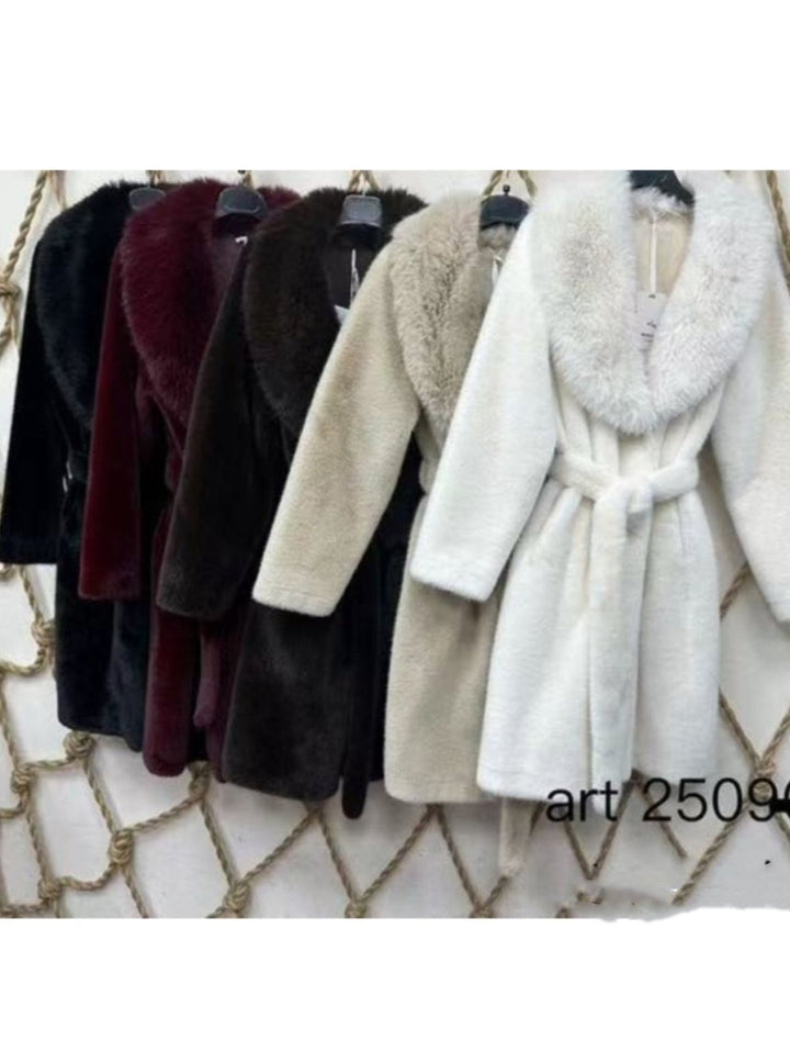 Pelliccia inclusa la cintura con tasche bottoni morbido e caldo Beige Level Stores