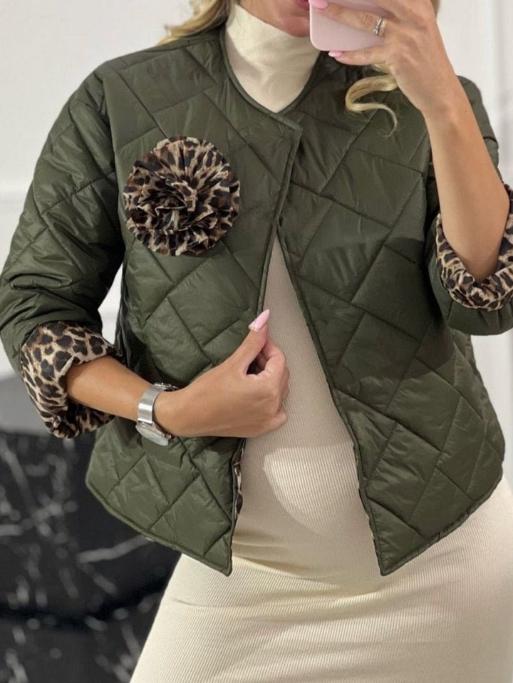 Piumino effetto bomber con fantasia maculato e fiore - Verde militale - Level Stores