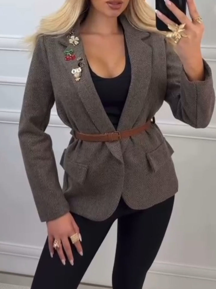 Questa giacca blazer in panno è dotata di fodera strass inclusa la cintura Tessuto pesante Grigio Level Stores