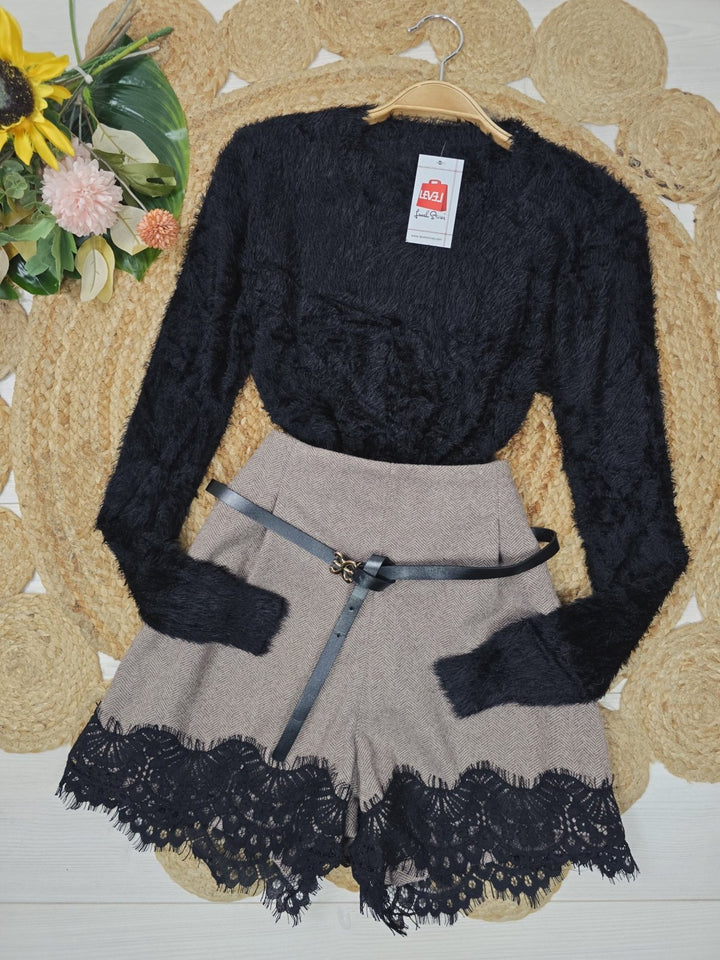 short in panno elastico sul retro in pizzo cintura elasticizzata Beige Level Stores