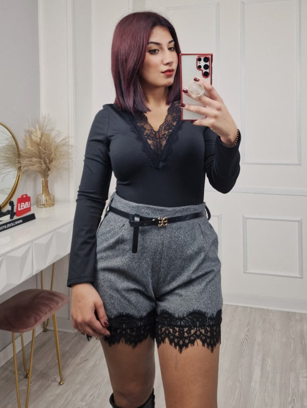 short in panno elastico sul retro in pizzo cintura elasticizzata Marrone Level Stores