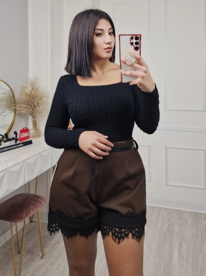 short in panno elastico sul retro in pizzo cintura elasticizzata Beige Level Stores