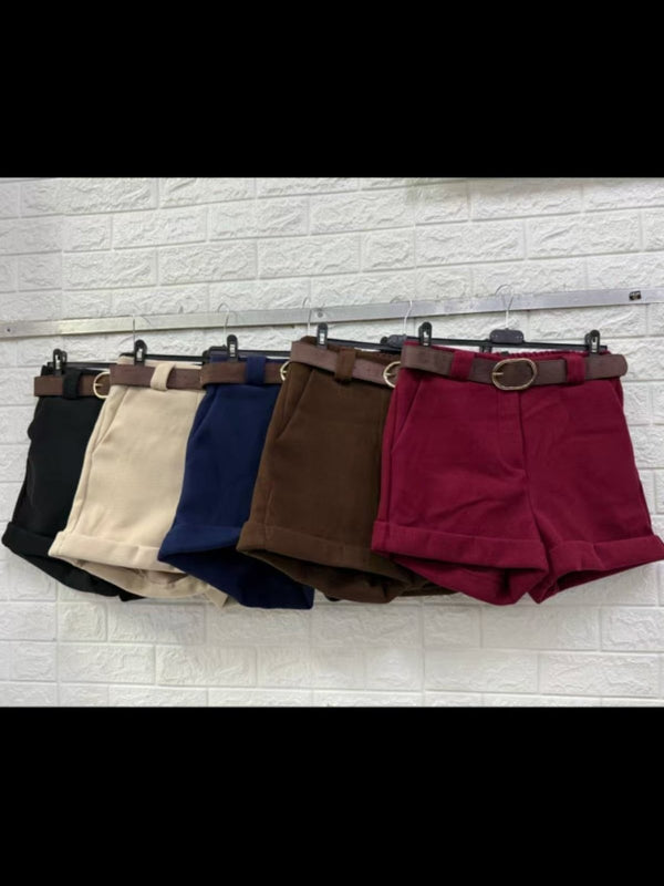 Short in panno elastico sul retro inclusa la cintura Nero Level Stores