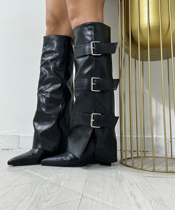 Stivale con zeppa e fibbie - Nero Nero Level Stores