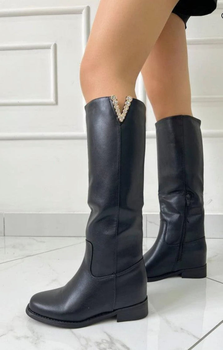 Stivale Parigi in ecopelle con rialzo interno colore nero Nero Level Stores