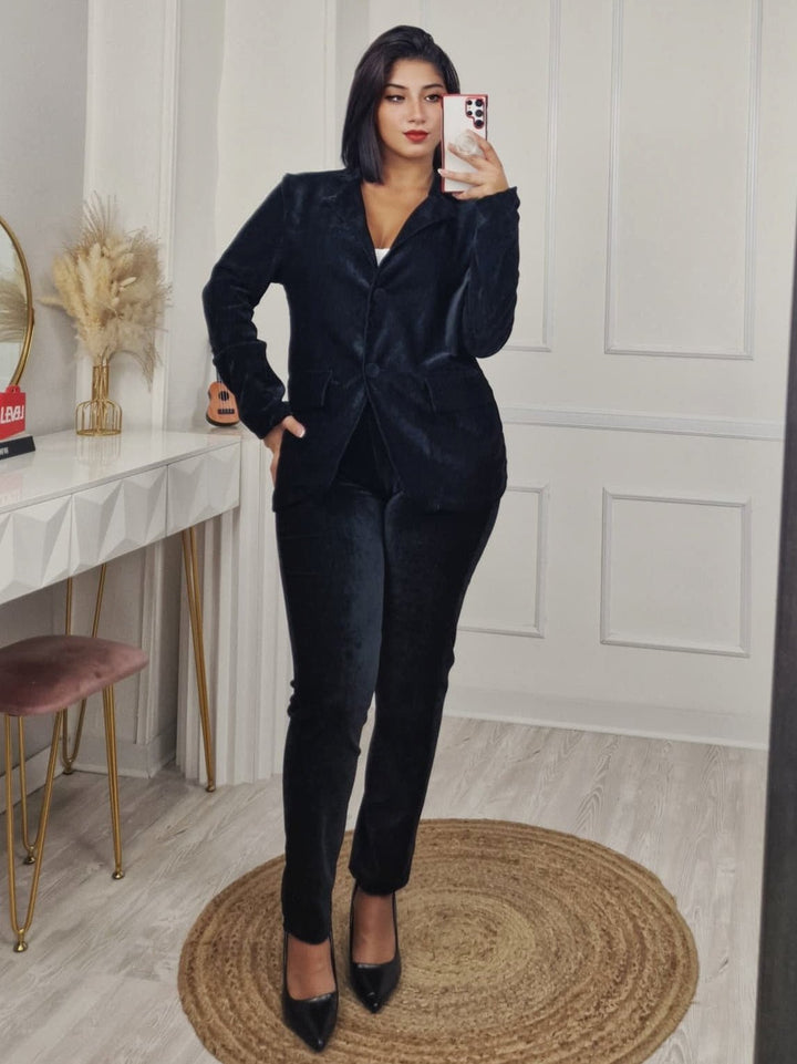 Tailleur giacca - pantalone con elastico in vita in velluto Nero Level Stores