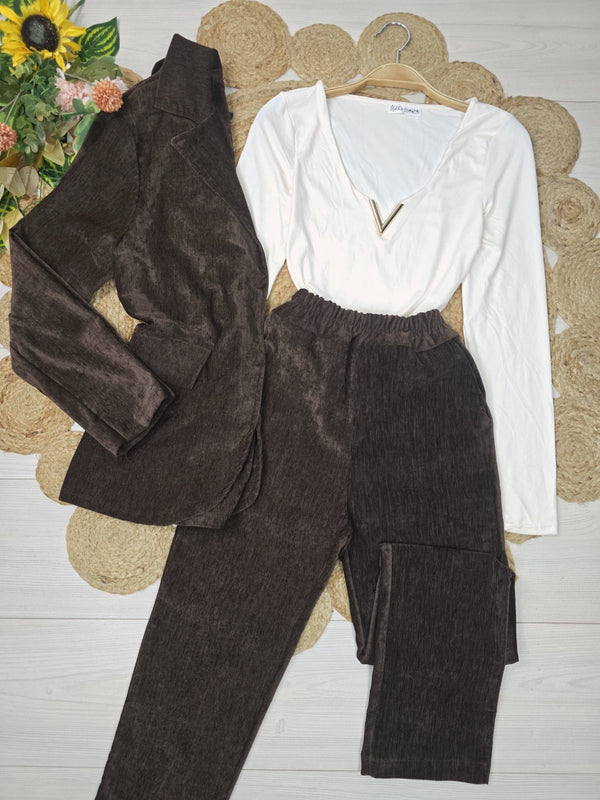 Tailleur giacca - pantalone con elastico in vita in velluto Nero Level Stores