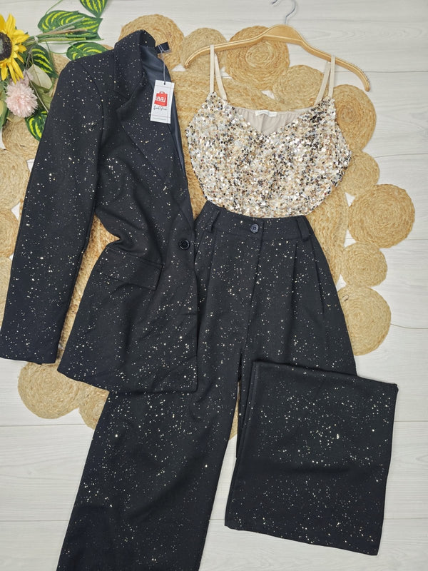 Tailleur in lurex con giacca foderata e bottoni, pantaloni palazzo morbidi con vita elastica Nero Level Stores