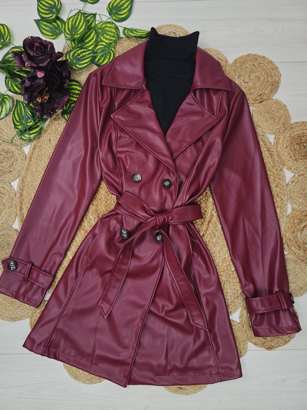 Trench in ecopelle rever classico con bottone manica lunga inclusa la cintura Nero Level Stores