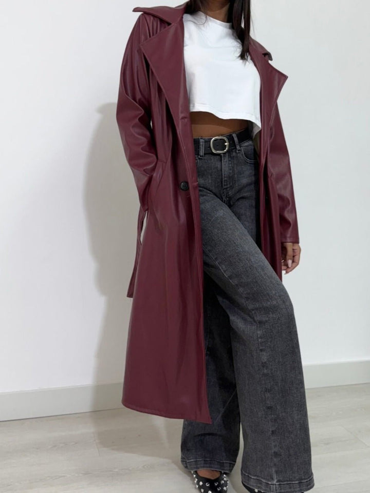 Trench lungo in ecopelle con rever classico maniche lunghe con bottone e cintura inclusa Nero Level Stores