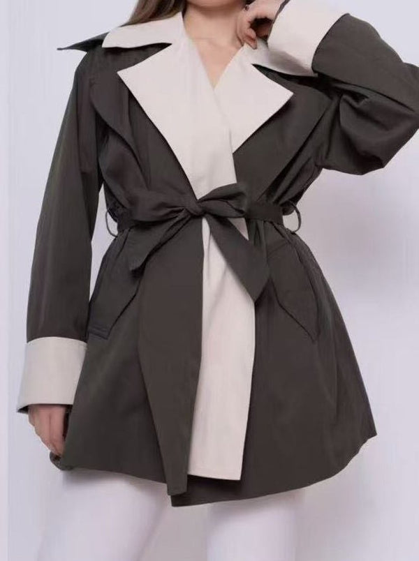 Trench rever classico con tasche bicolore manica lunga inclusa la cintura Nero Level Stores