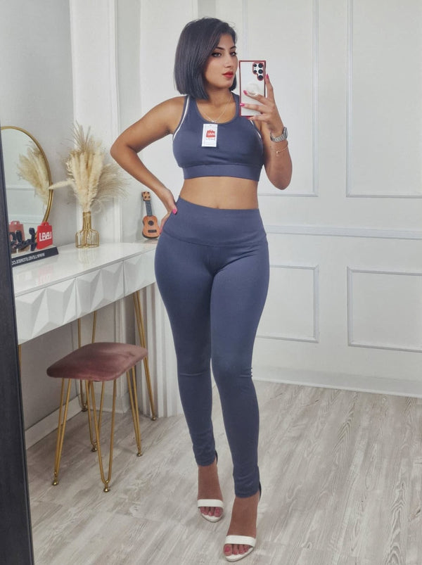 Tuta completo Top con coppe Leggings in lycra elasticizzato Nero Level Stores